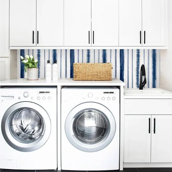 NWT Navy & white Peel & Stick Wallpaper striped - 17.7inch x 78.7inch - Picture 6 of 7